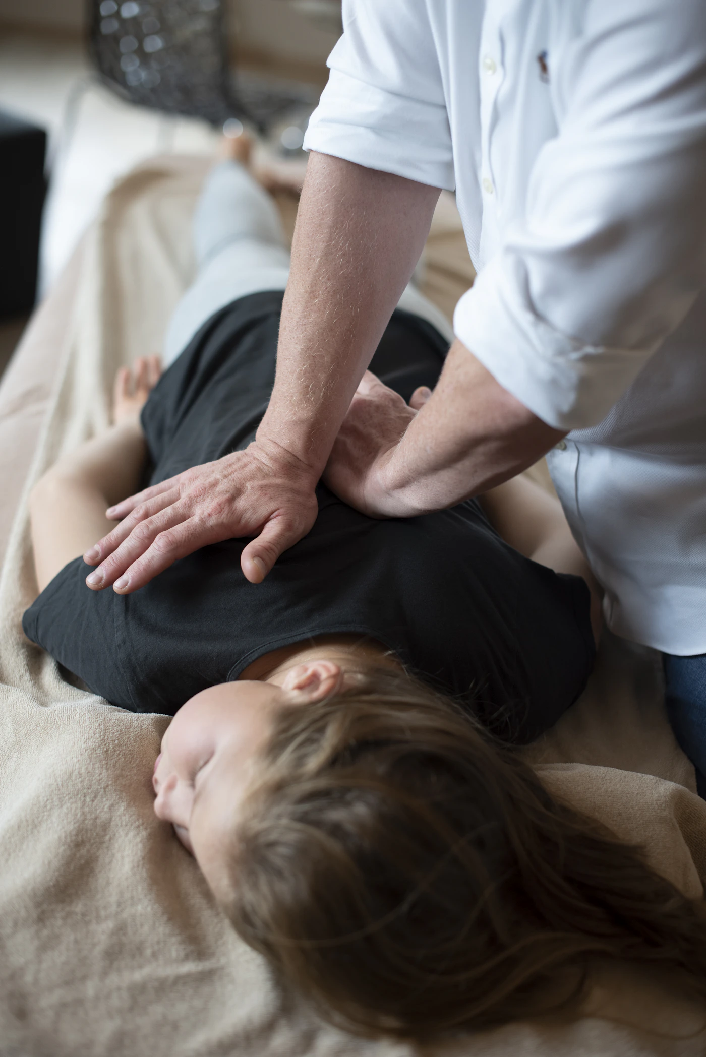 Gezielte Massage an Schulter und Nacken